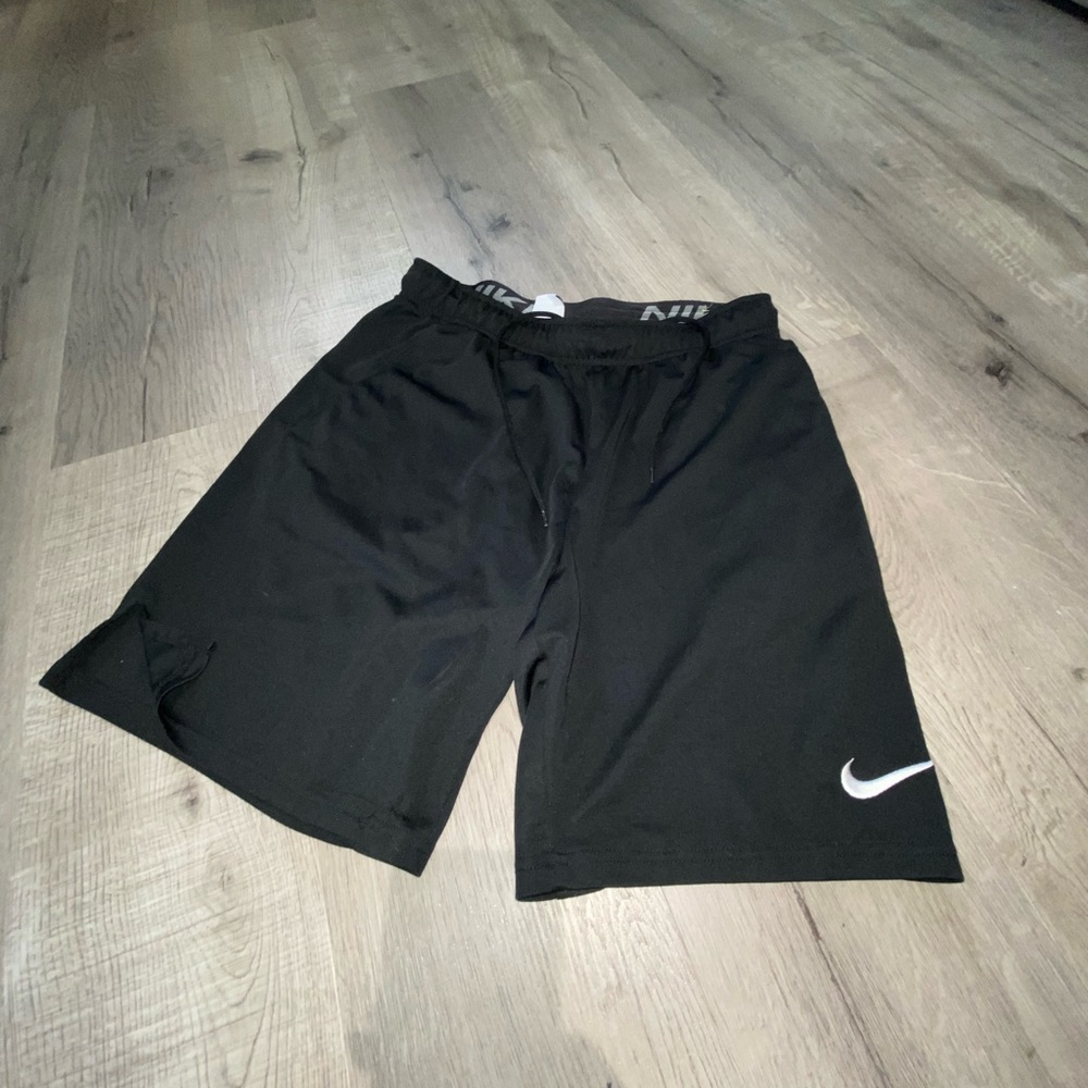 NWOT womens nike sport short